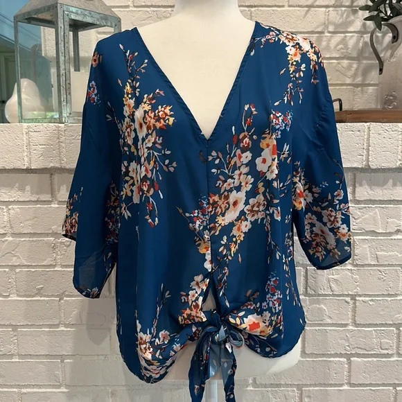 Floral Top Medium - Picture 5 of 16